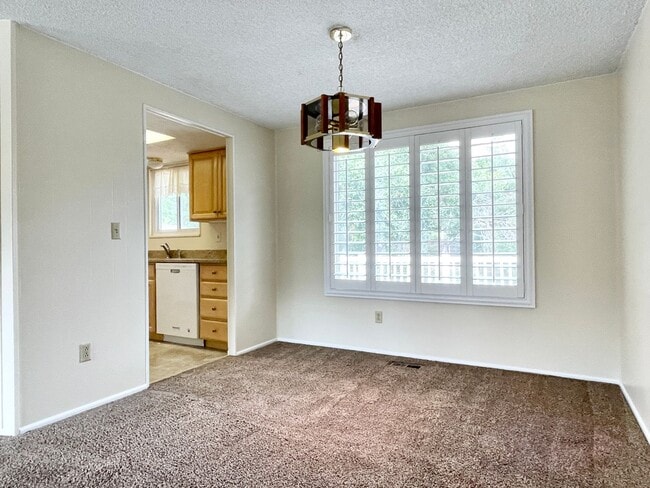 Building Photo - Skiers Haven Near Cottonwood Canyons!