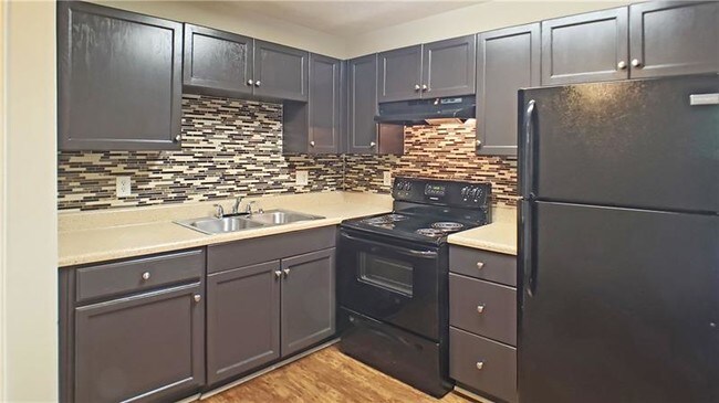 Building Photo - 2885 Center St