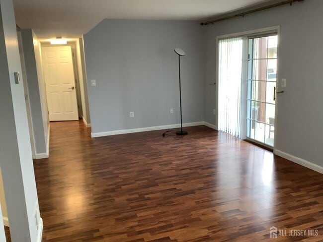 Building Photo - 404 Plymouth Rd