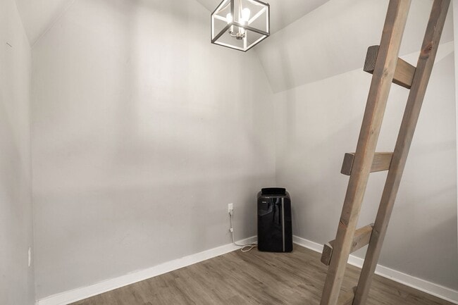 Building Photo - Exquisite 4 Bed, 2.5 Bath Redmond Retreat: Endless Backyard Amenities, Farmhouse Upgrades, and Tr...