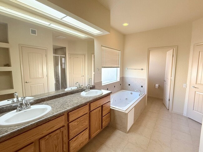 Building Photo - 5703 Ireland Dr