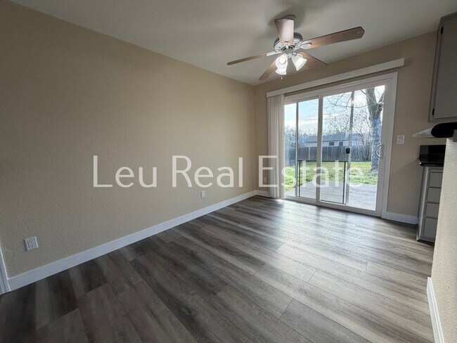 Building Photo - 7628 N Colony Wy