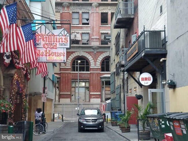 Building Photo - 104 S 13th St