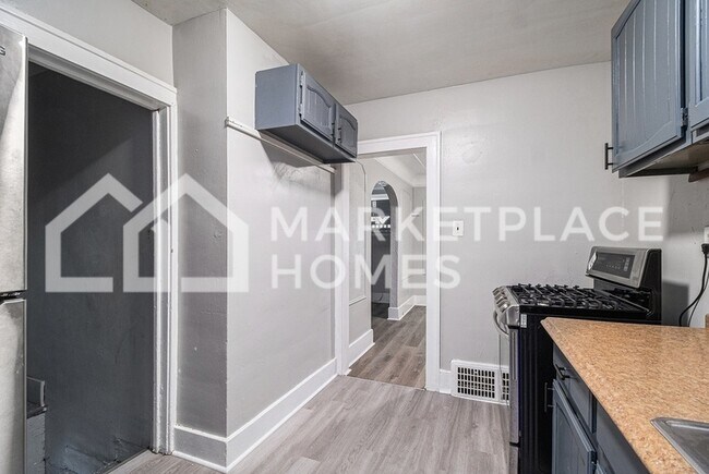 Building Photo - 20410 Hull St