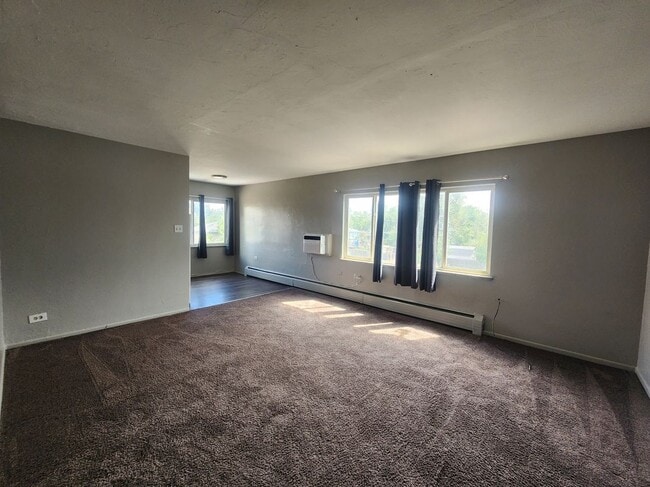 Building Photo - 1994 Elmira St