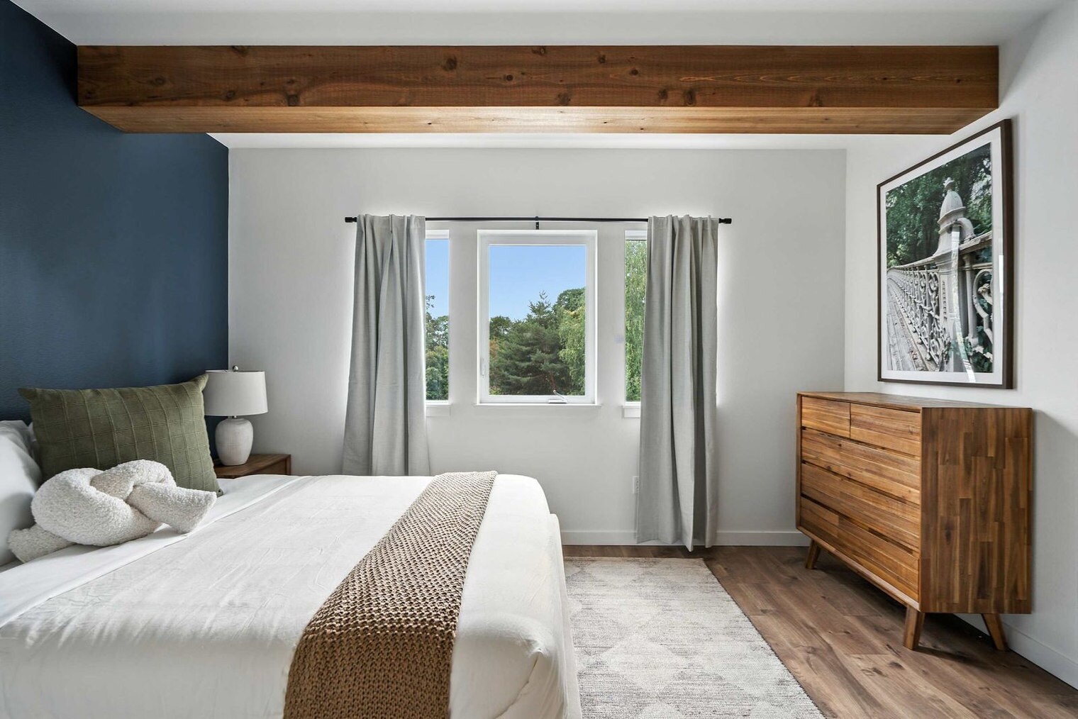 Building Photo - 925 NE 23rd Ave