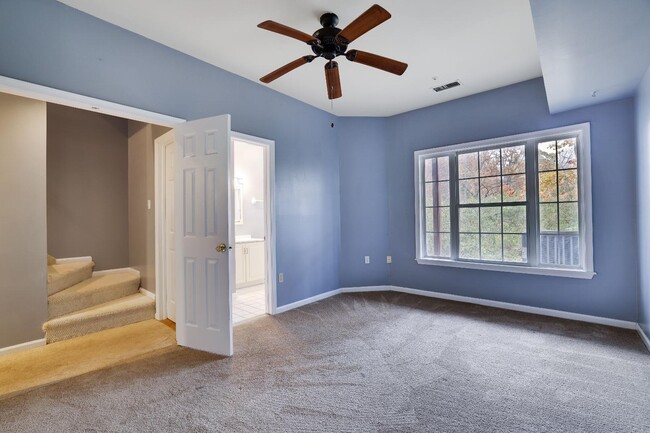 Building Photo - 305 Inverness Dr