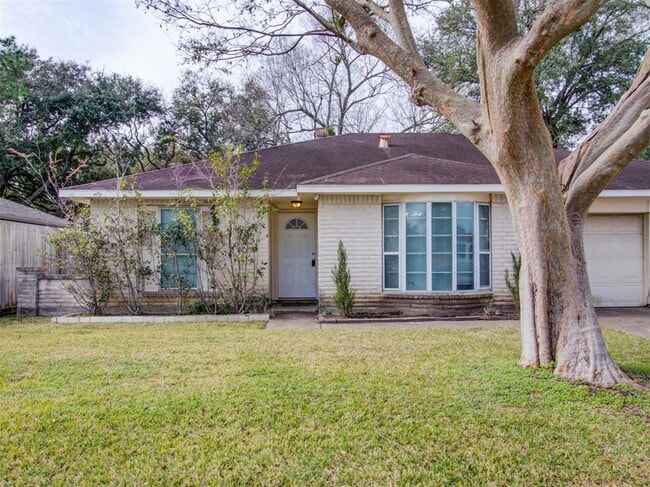 Building Photo - 10815 Montverde Ln