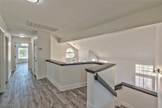 Building Photo - 800 Overview Dr