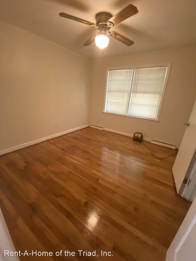 Building Photo - 3 br, 1 bath House - 2111 Maywood Street