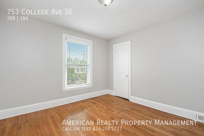 Building Photo - 753 College Ave SE