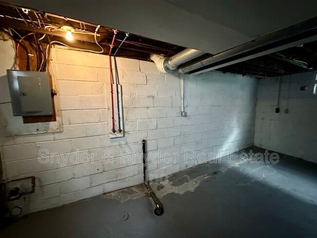 Building Photo - 362 E South St