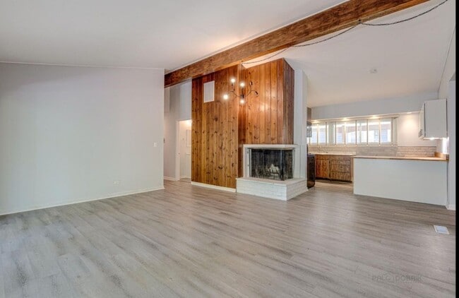 Vaulted ceiling living room - 504 S Butterfield Rd.