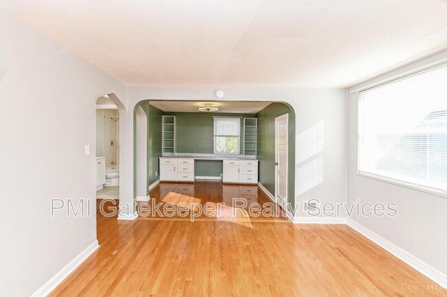 Building Photo - 5618 Leumas Rd