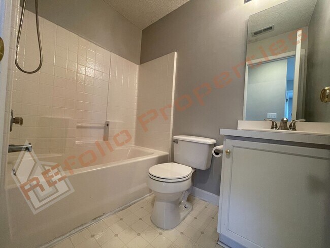 Building Photo - Charming 3-Bedroom Cul-de-Sac Home with Sc...