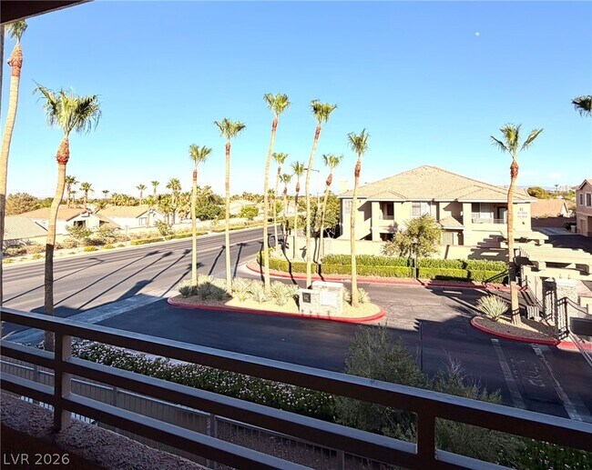 Building Photo - 9901 Trailwood Dr