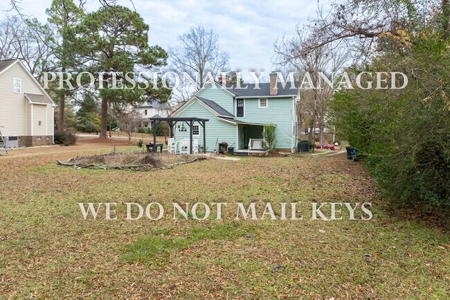 Building Photo - 321 E Branch St