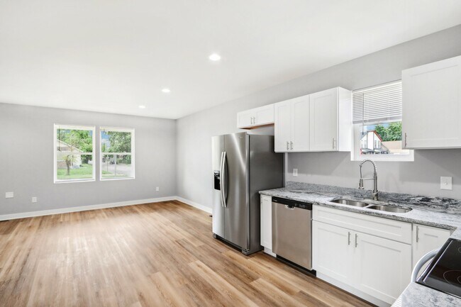 Building Photo - 2019 E Maryland St