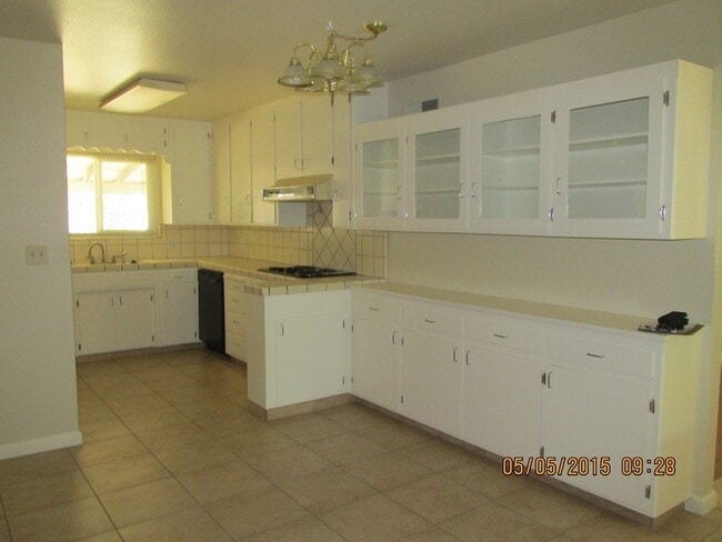 Building Photo - 1425 Chapala Way