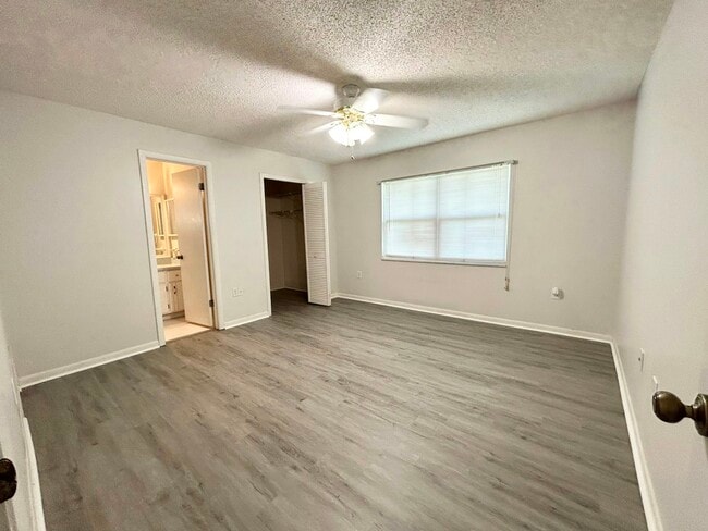 Building Photo - 4107 Santiago St