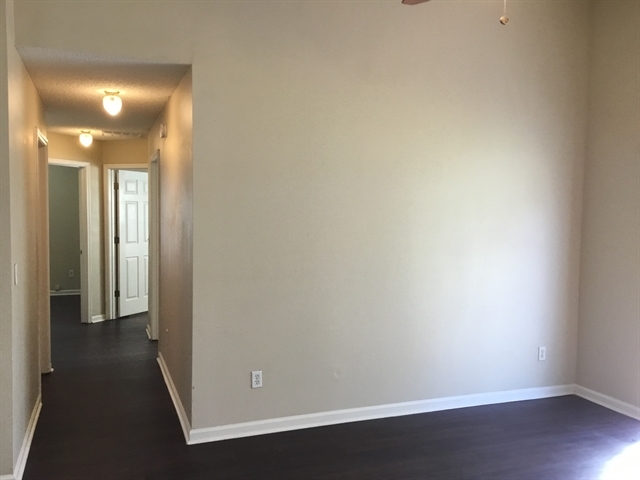 Building Photo - 2702 Fox Creek Dr E