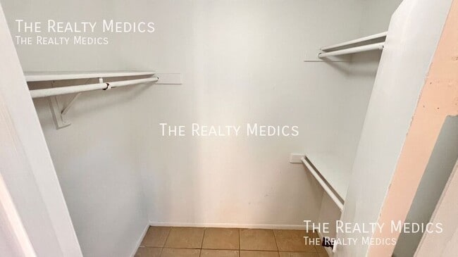 Building Photo - 5520 Charleston St