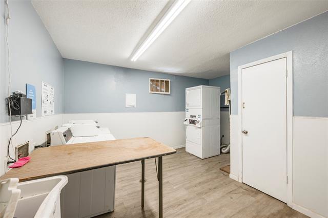 Building Photo - 4327 Holland Ave