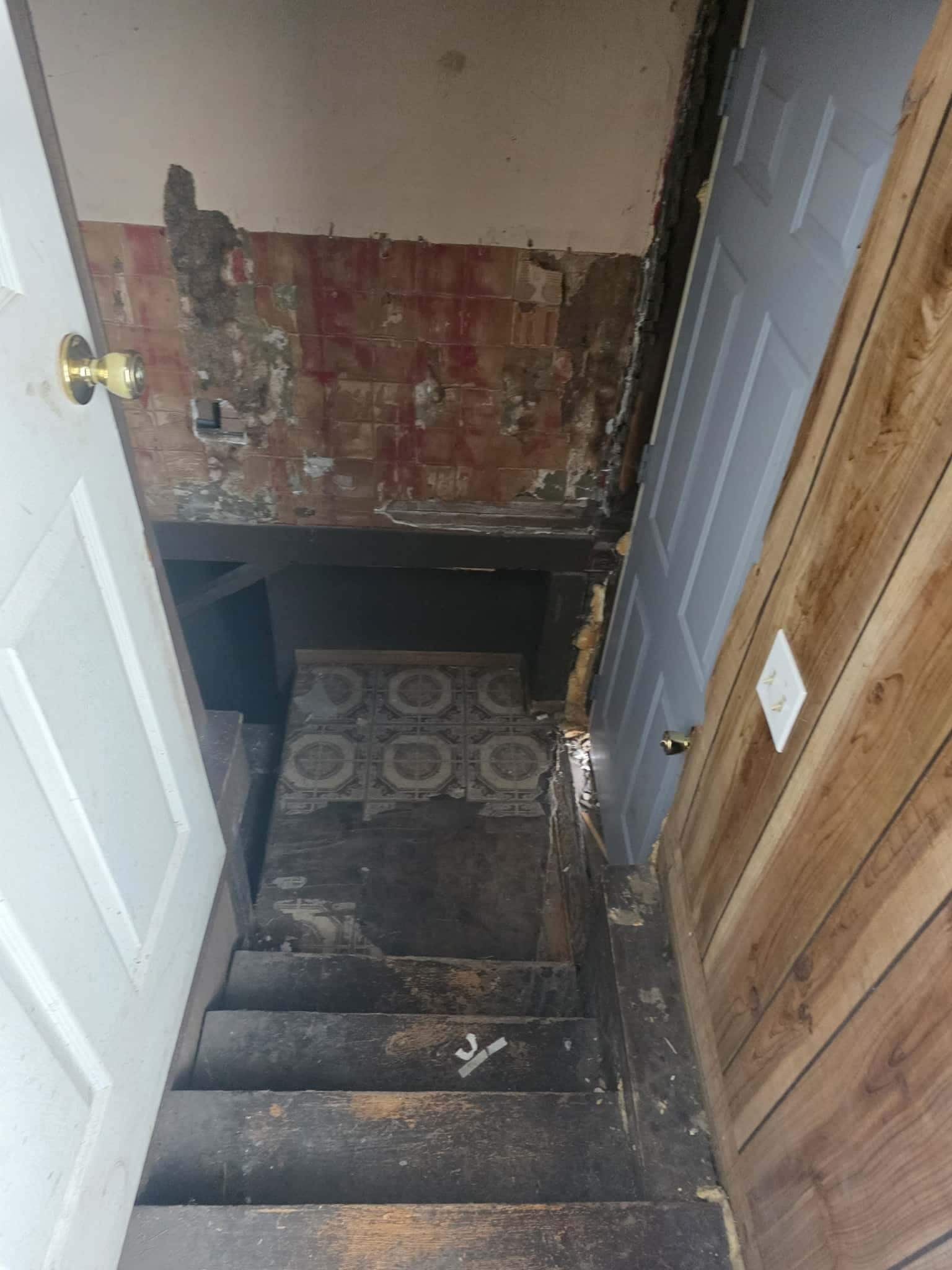 Building Photo - 1180 E Mueller Ave