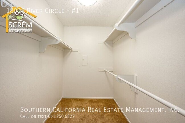 Building Photo - 18009 River Cir