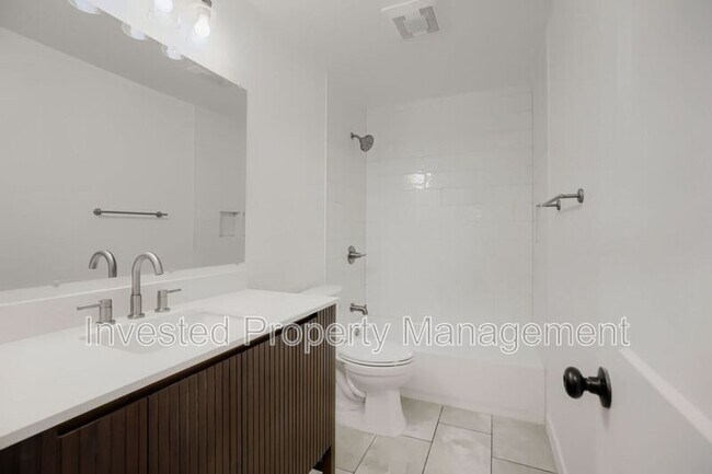 Building Photo - 6473 Newcombe Ct