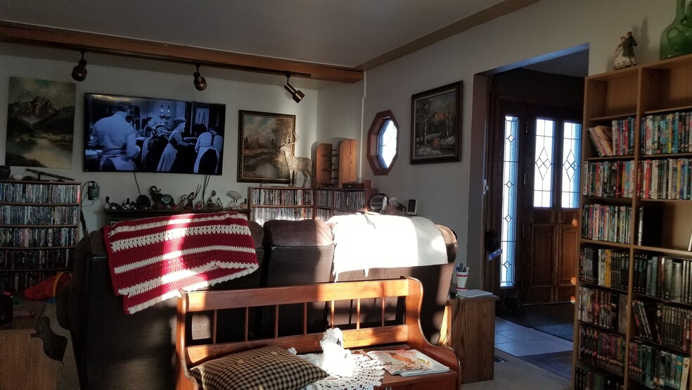 Building Photo - 1348 140th St