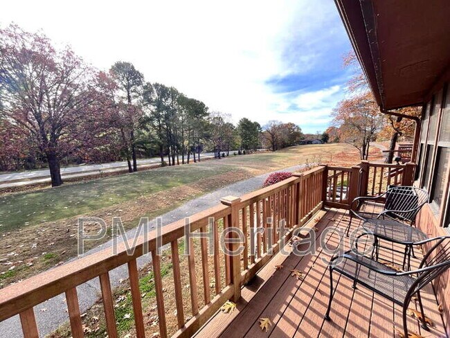 Building Photo - 26 Melinda Ln