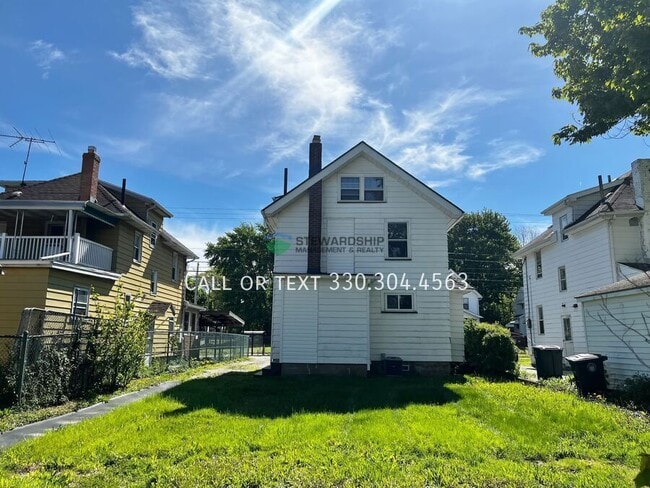 Building Photo - 1012 Brown St