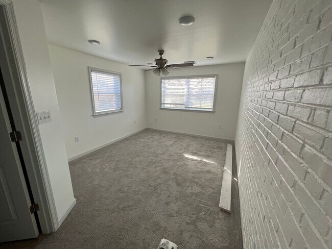 Building Photo - 3 Bedroom 3 Bath House Rental with Basemen...