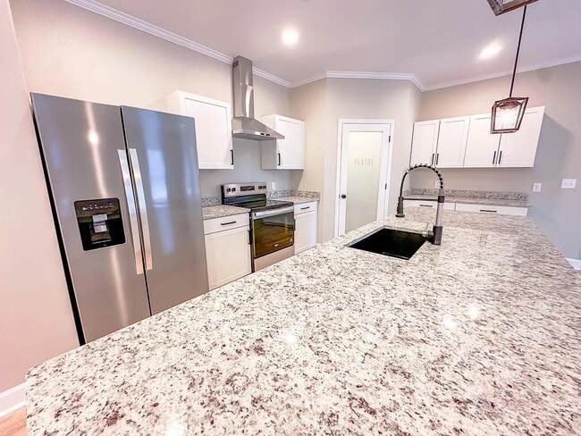 Building Photo - 230 Sylvan Rd