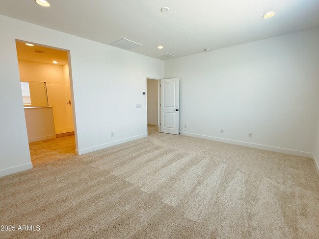 Building Photo - 14807 W Soft Wind Dr