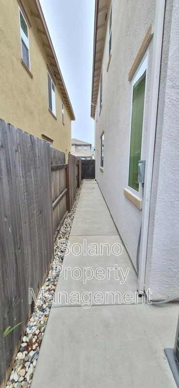 Building Photo - 2397 Sheldon Dr