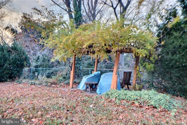 Building Photo - 24 Forestview Pl