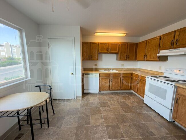 Building Photo - 2405 Split Rock Dr