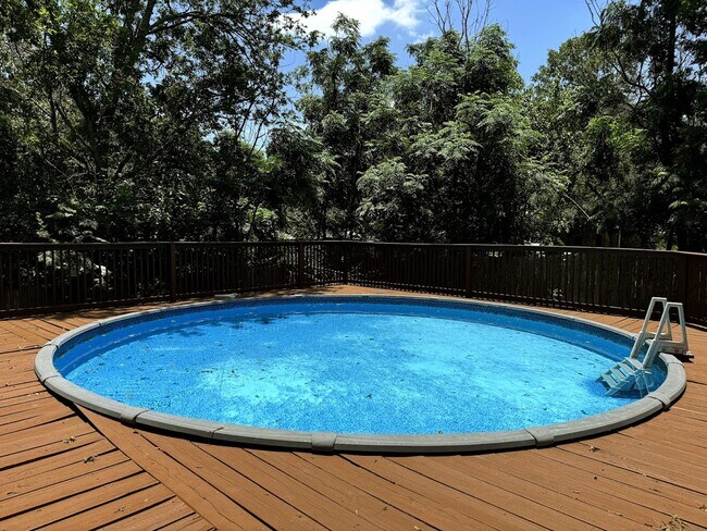 Building Photo - 105 Sky Country Dr