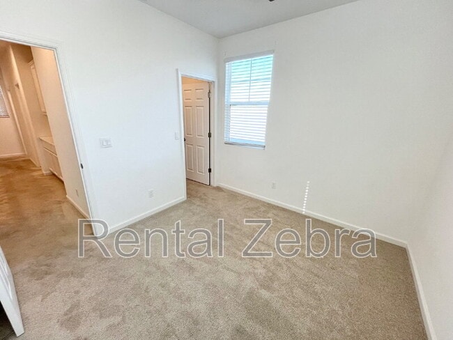 Building Photo - 1487 Bianchi Ln