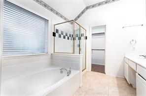 Building Photo - 5909 White Pine Dr
