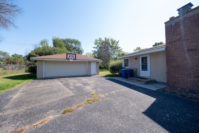 Building Photo - 4689 Morris Ln