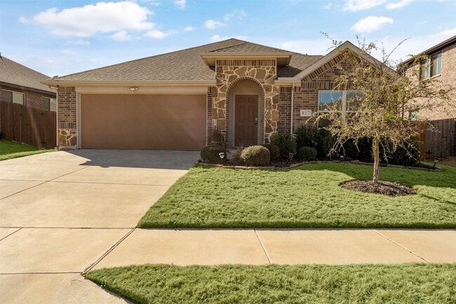 Building Photo - 817 Cloverwood Dr