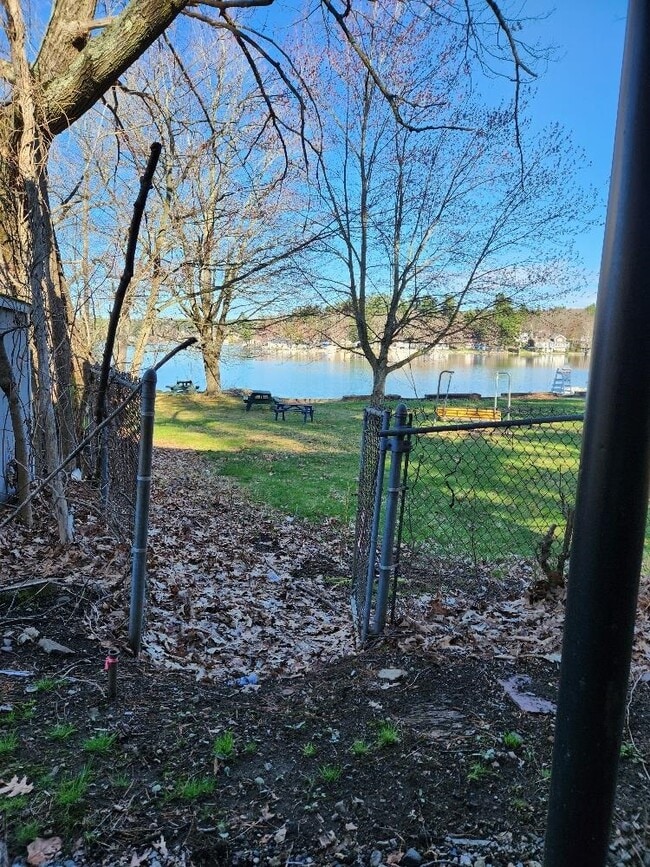 Building Photo - 3 Chase St