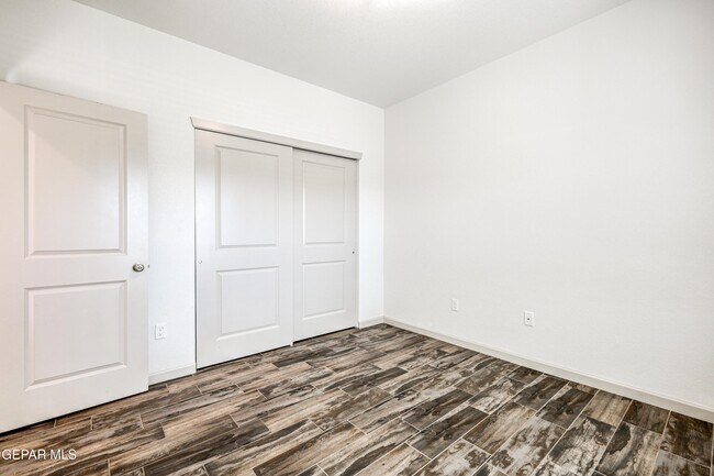 Building Photo - 6557 Toivoa Pl