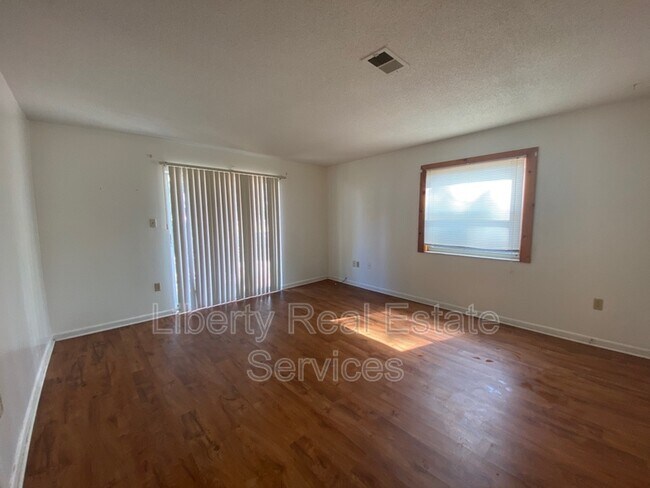 Building Photo - 108 Cherokee Cir