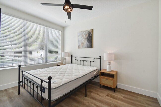 Building Photo - Luxurious 3 Bedroom Condo with Spacious Layout and Prime Location in Tampa, FL!