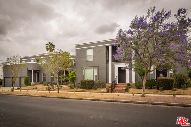 Primary Photo - 5861 Whitworth Dr