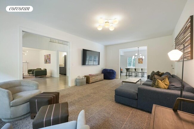 Building Photo - 38 Lincoln St